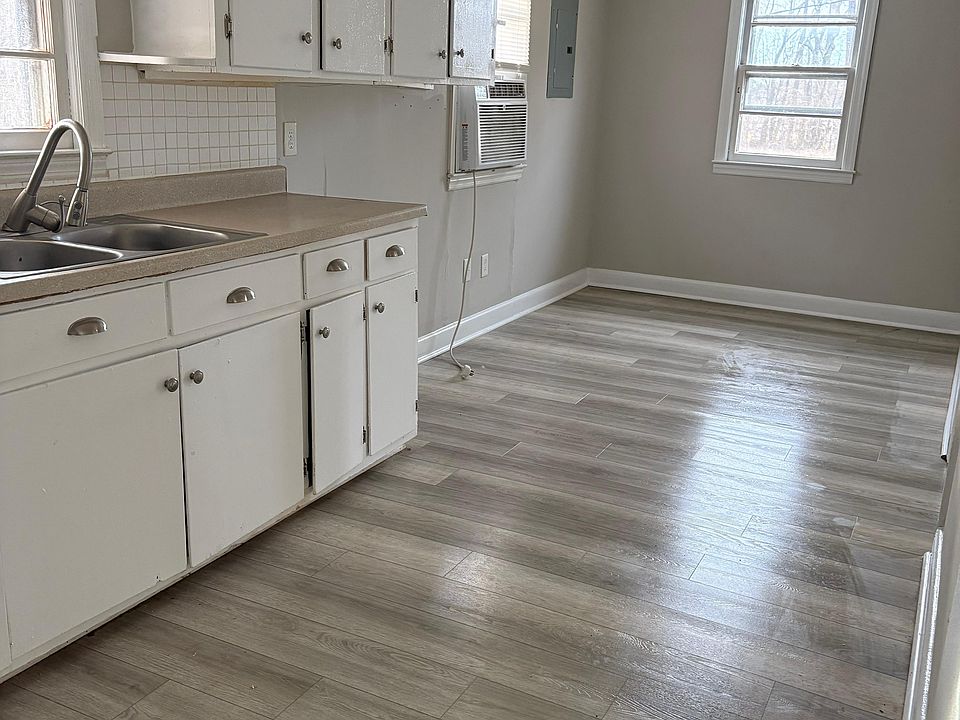 1st image of 429 Merriman St