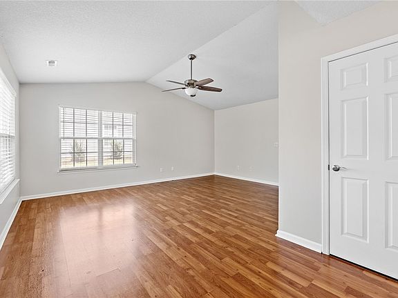 5th image of 1186 Dalrymple Rd