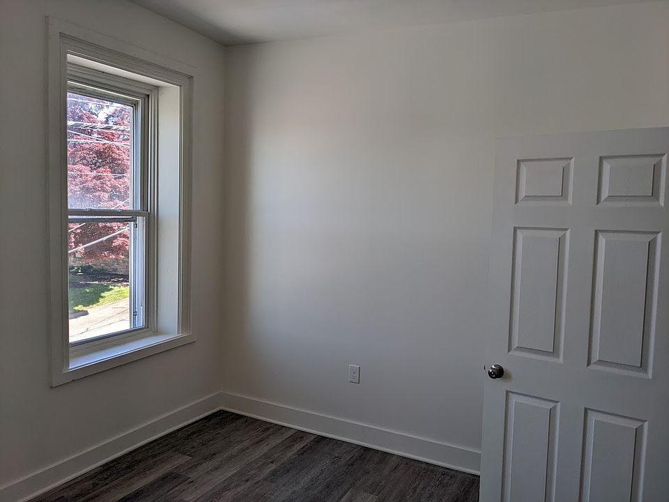 Bedroom 1 (second floor)