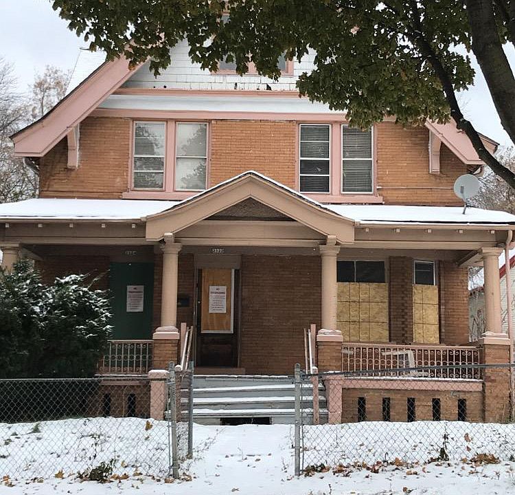 1st image of 2322 W Keefe Ave #2324