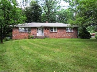 1 Dock Watch Hollow Rd, Warren, NJ 07059