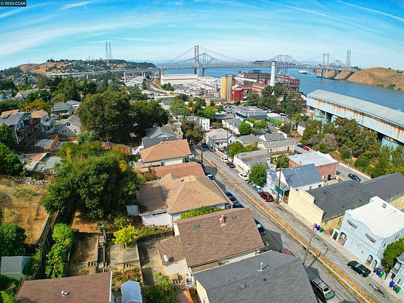 5th image of 625 Winslow St