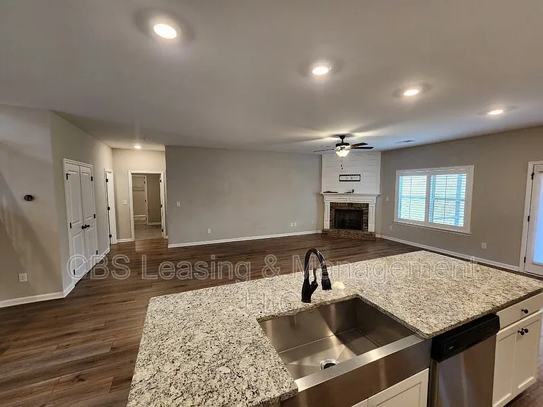 2112 Sequoia Dr — Photo 10