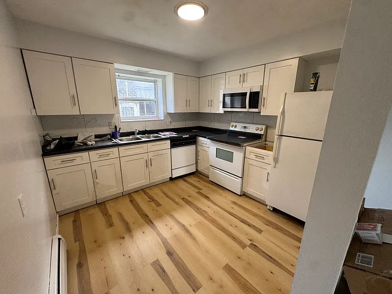 107 E Erie Ave #1 — Photo 9
