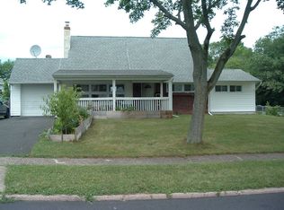 104 Verdant Rd, Levittown, PA 19057