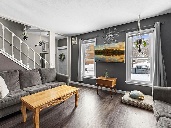 3rd image of 264 E 5th St