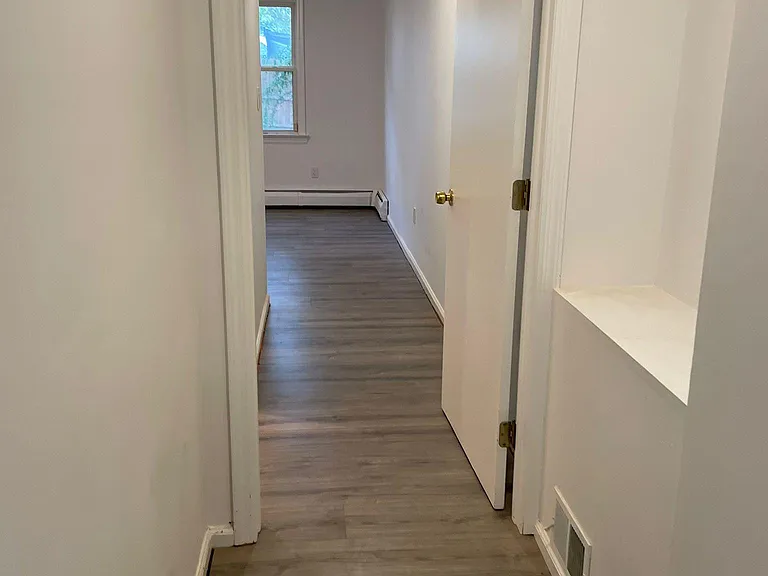 21 Knollwood Rd E — Photo 11