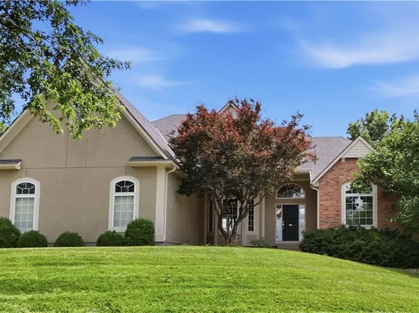 400 NE Bitter Creek Rd, Lees Summit, MO 64086