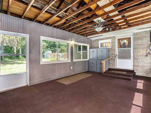 3rd image of 178 N Gardner Ave