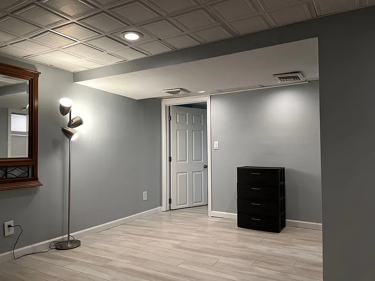 Entrance to bedroom.