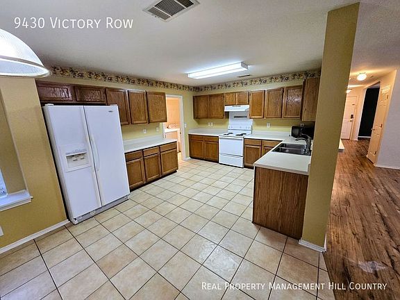 4th image of 9430 Victory Row