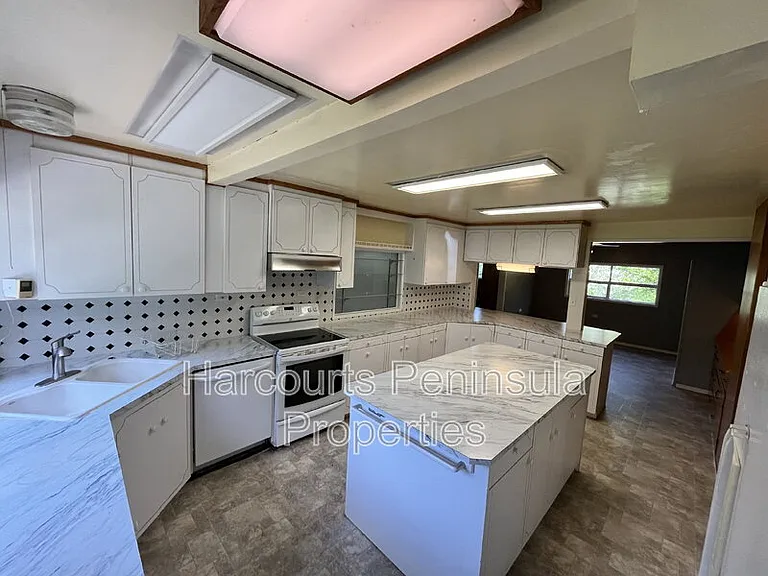 8339 State Highway 303 NE — Photo 1