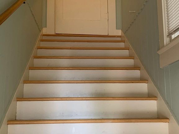 3rd image of 1633 1/2 Cedar Crest Dr #4