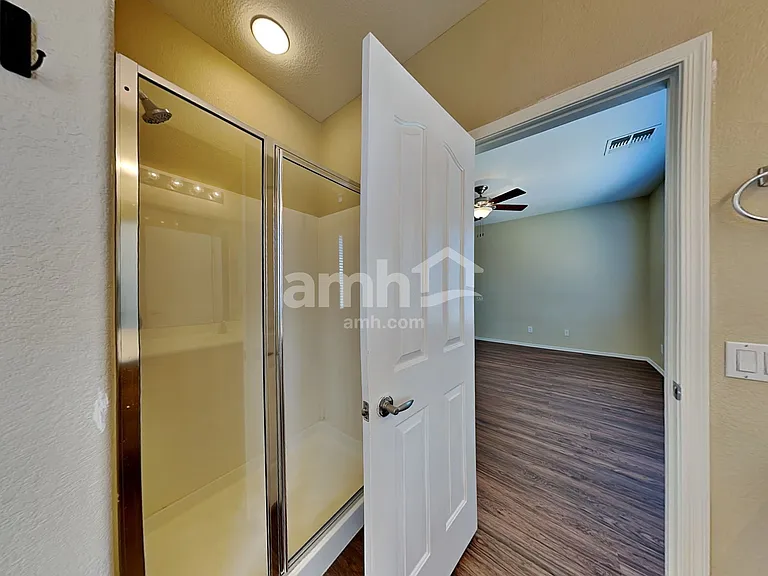 11602 W Grant St — Photo 13