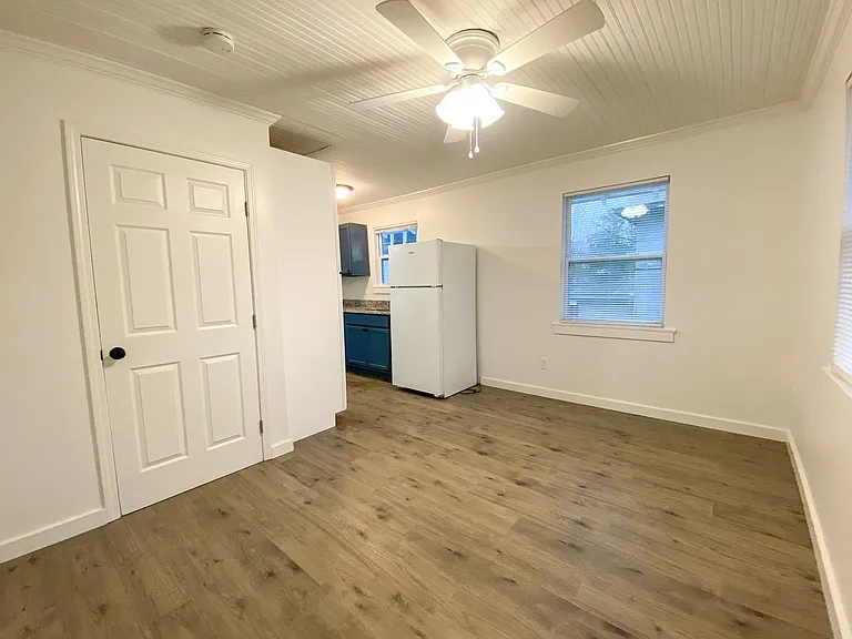 1279 Carr Ave — Photo 3