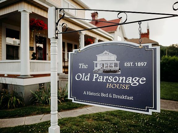 3rd image of 409 Church St