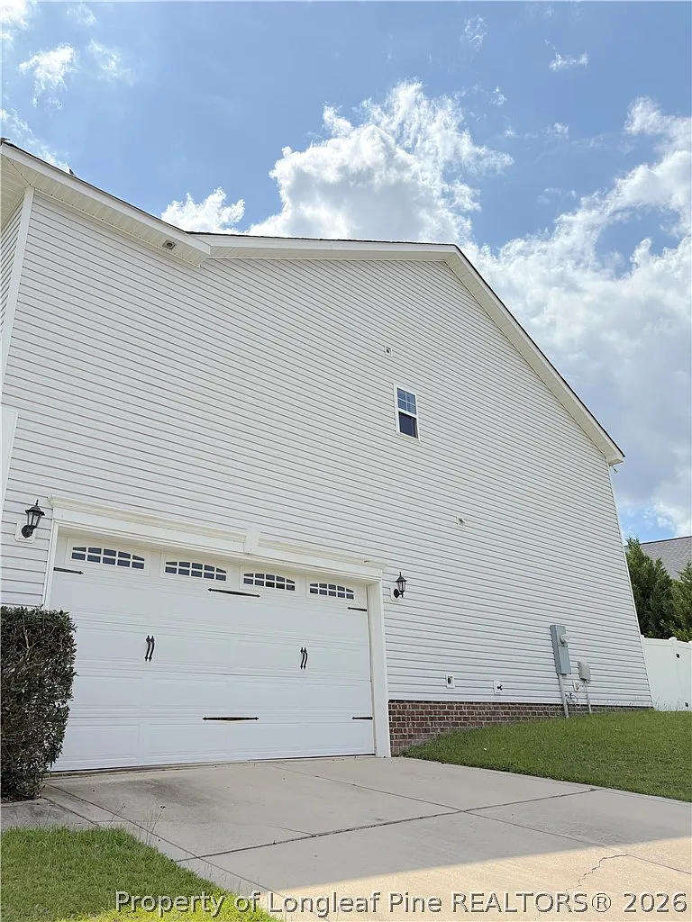 4 bed, 3.5 bath, 2973 sqft, $2,100 — Photo 4