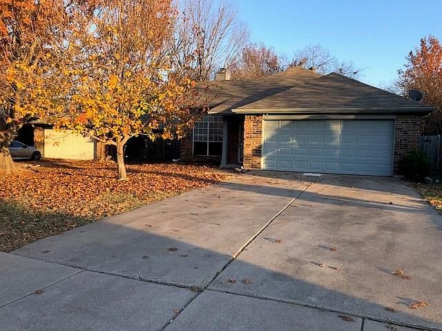 1st image of 411 Windhurst Dr