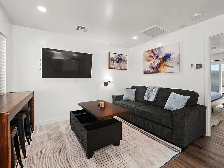 1242 E Pierce St #1 — Photo 7