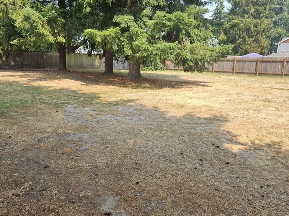 NW Hillcrest St, North Plains, OR 97133