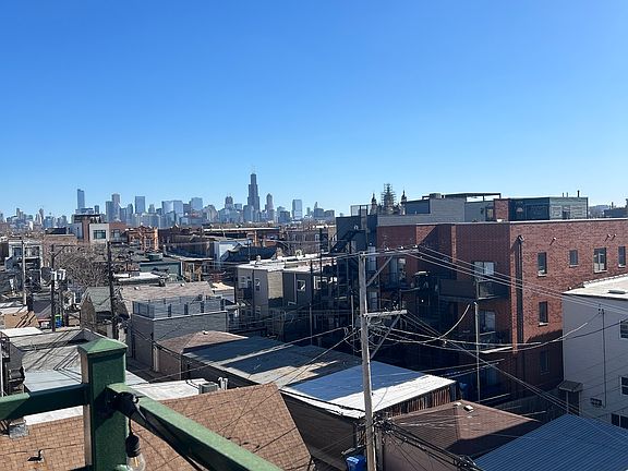 5th image of 2441 W Cortez St APT 3R