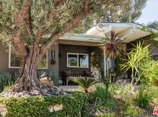 5813 El Canon Ave, Woodland Hills, CA 91367