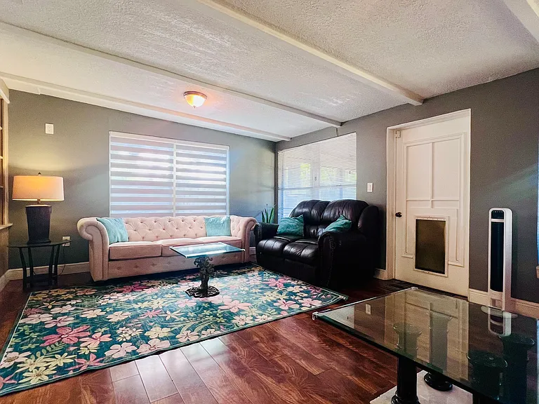 610 Ventura Ave — Photo 10