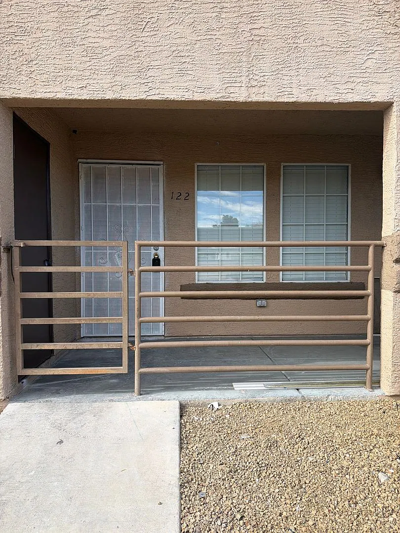 Newly Renovated Ground-Floor Gem | 2 Bed, 2 Bath with Pool Access — Photo 2