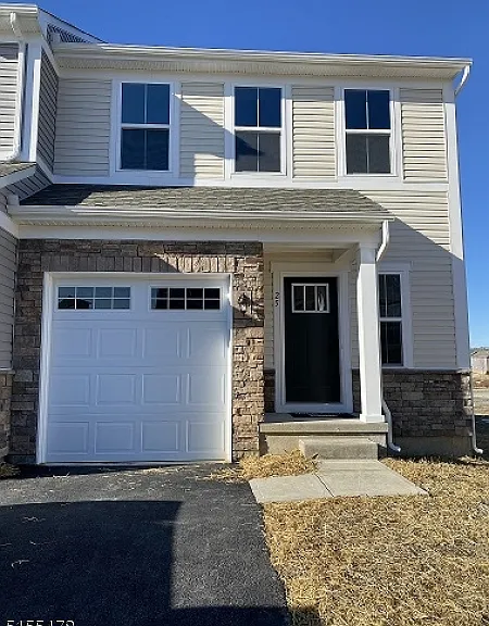 25 Cypress Ln — Photo 1