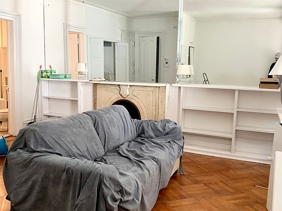 4th image of 124 E 61st St #3B