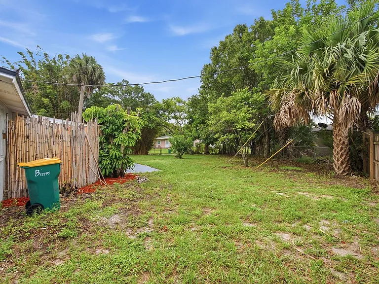 2267 Robinhood Dr — Photo 17