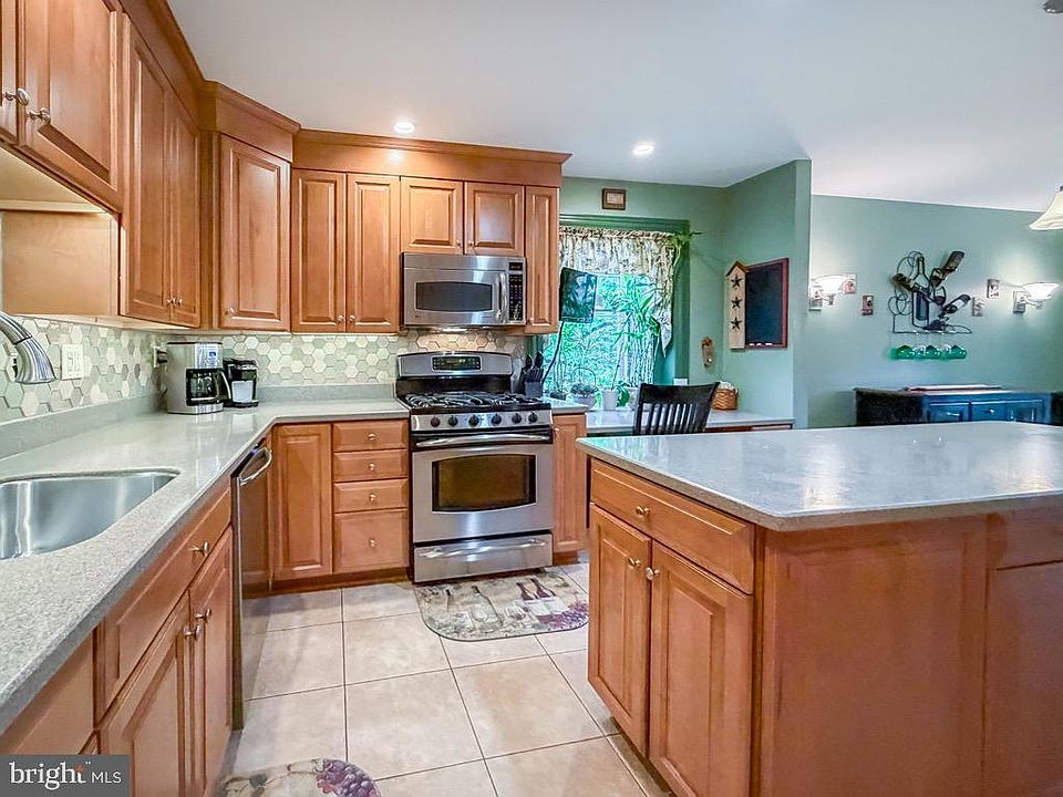 735 Ross Dr, Langhorne, PA 19053 | Zillow