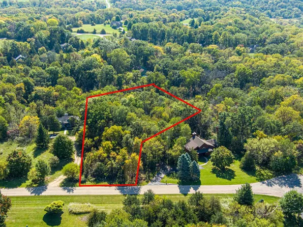 16 Bayberry Dr, Galena, IL 61036