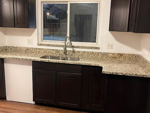 3rd image of 13531 Oak Park Blvd