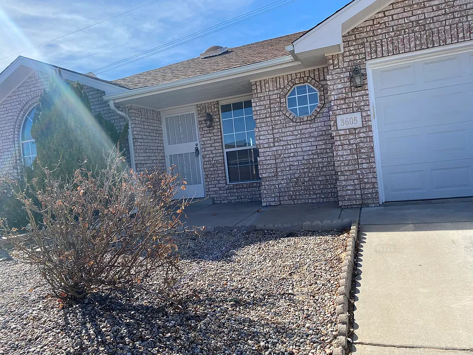 3605 Loma Pedregosa NW