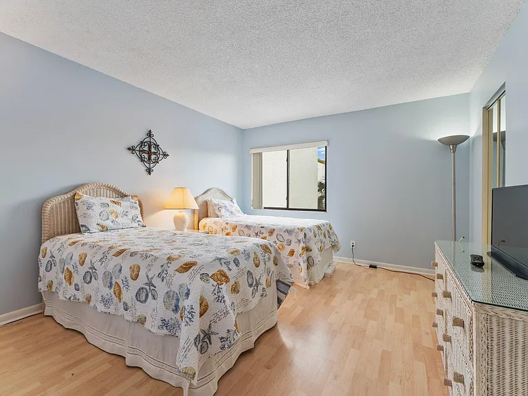 1605 S US Highway 1 #D301 — Photo 22