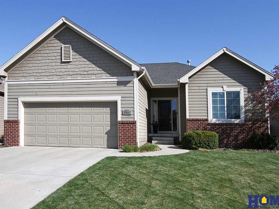 1st image of 2744 Shadowbrook Dr