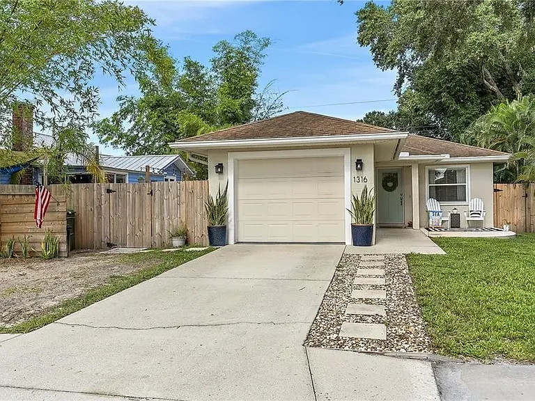 1316 Charlotte Ave — Photo 1