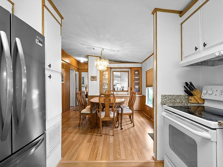 7894 SE Saratoga Dr E — Photo 15