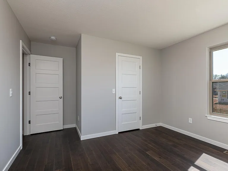 800 E Crew Dr — Photo 27