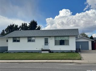 423 7th Ave W, Biggar, SK S0K0M0