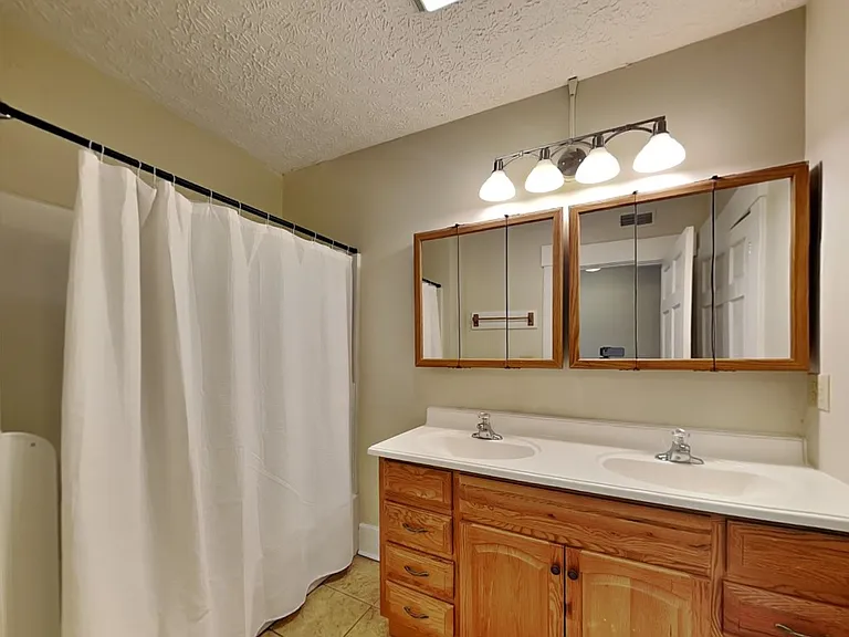 80 Euclid Ave — Photo 12