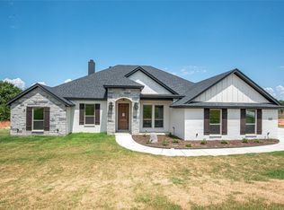 120 Oaks Springs Ln, Weatherford, TX 76087