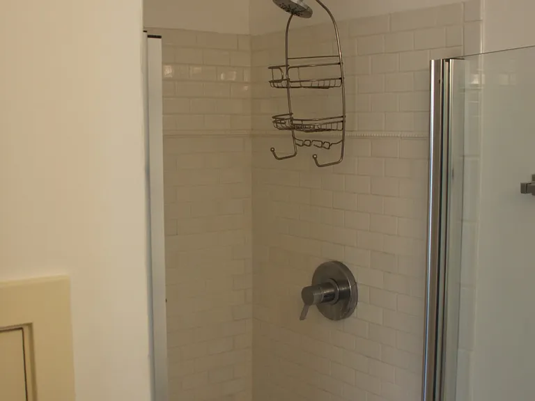 525 Grove Ave — Photo 5