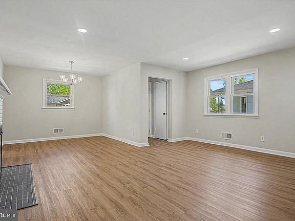 4th image of 3838 Eunice Ave