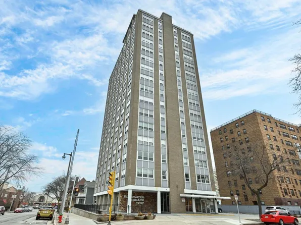 1707 North Prospect AVENUE #2B, Milwaukee, WI 53202