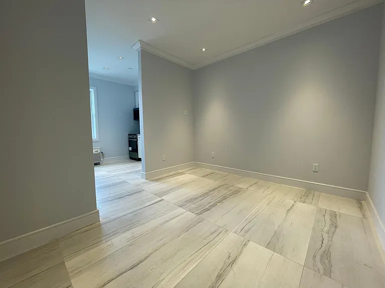 251 E Park Ave #1F — Photo 6