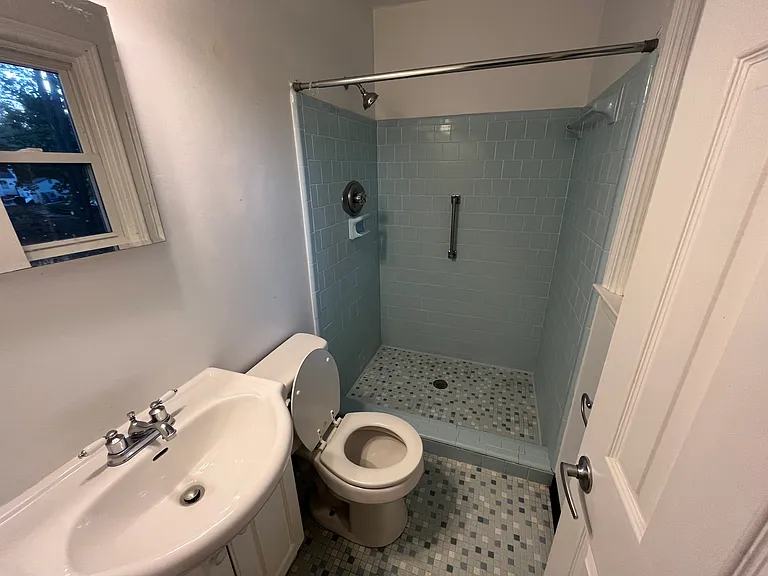 2410 Aiken Dr — Photo 20