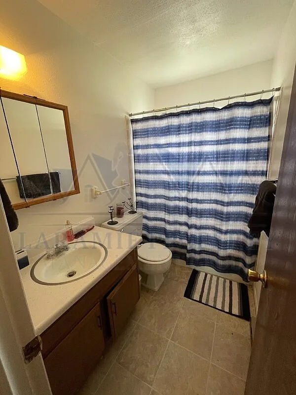 714 Downey St — Photo 4