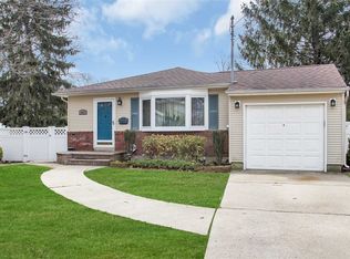 1037 Orion Ct, Merrick, NY 11566